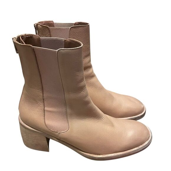 Free People Essential Chelsea Leather Boots in Sandy Beige EU size 41 US 10 NEW - Picture 2 of 5